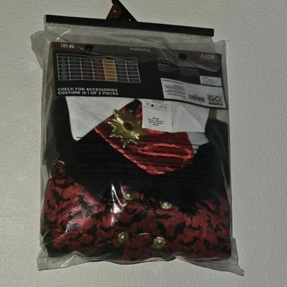 NEW Vampire Halloween Costume Boys Medium 8 Shirt With Light Up Medallion Cape